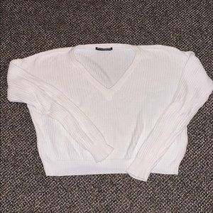 BRANDY MELVILLE CROPPED WHITE SWEATER